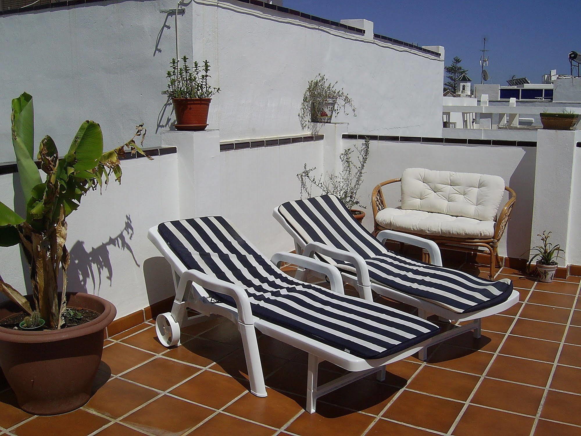 Apartamentos El Barrio Nerja Kültér fotó